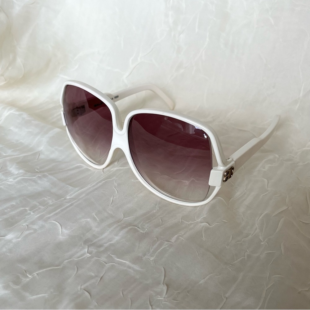 [ ” ▀ ﹏ ▀ ” ]

Vintage 70s Balenciaga Sunglasses - Picture 16 of 17